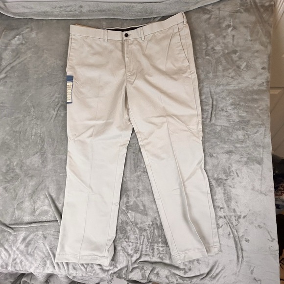 NEW Haggar Work To Weekend Light  Khaki Pants 42x30 Tan Straight Fit NWT No Iron - Picture 7 of 16